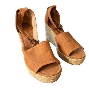💕 Universal Thread rust platform wedges